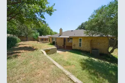 2336 Carlisle Court, Grand Prairie, TX 75052 - Photo 29
