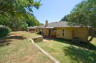 2336 Carlisle Ct, Grand Prairie, TX 75052 - Photo 29
