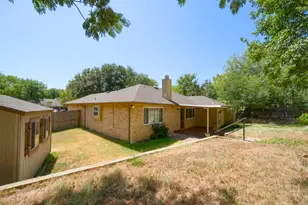 2336 Carlisle Ct, Grand Prairie, TX 75052 - Photo 27