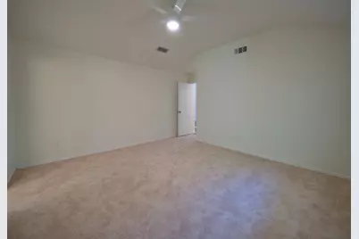 2336 Carlisle Court, Grand Prairie, TX 75052 - Photo 17