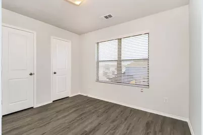 5216 Applegate Drive, Fort Worth, TX 76119 - Photo 9
