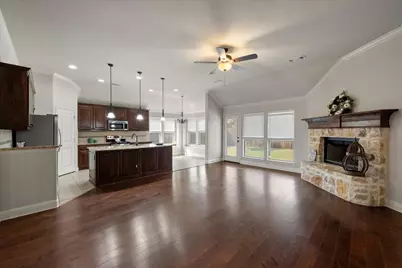 217 Cambridge Street, Waxahachie, TX 75165 - Photo 3