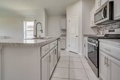 16424 Milwaukee Street, Justin, TX 76247 - Photo 11