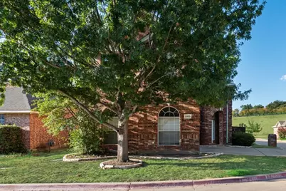 2300 Springmere Drive, Arlington, TX 76012 - Photo 3