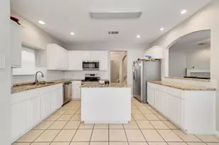 2300 Springmere Dr, Arlington, TX 76012 - Photo 13