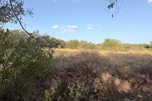 565 W Hughes St, Collinsville, TX 76233 - Photo 1