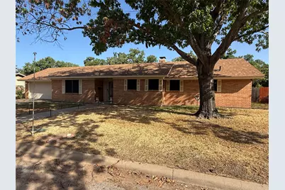 604 Kingwood Drive, Mineral Wells, TX 76067 - Photo 1