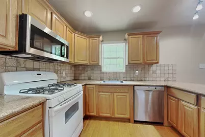 805 Aransas Drive, Euless, TX 76039 - Photo 5