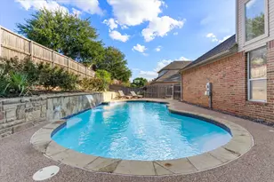 8212 Hallmark Dr, North Richland Hills, TX 76182 - Photo 37