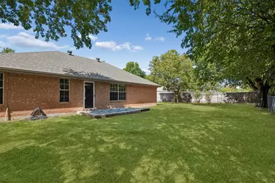 1301 Clearfield Drive, Cleburne, TX 76033 - Photo 25