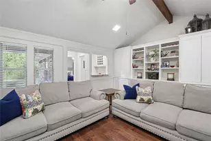257 Willow Ridge Rd, Fort Worth, TX 76103 - Photo 9