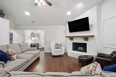 257 Willow Ridge Road, Fort Worth, TX 76103 - Photo 7