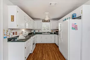 510 E Avenue F, Midlothian, TX 76065 - Photo 9