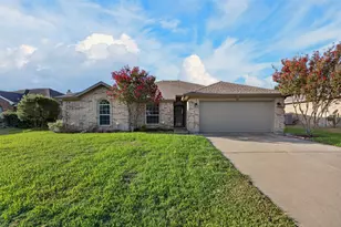 332 Hacienda Dr, Waxahachie, TX 75165 - Photo 1