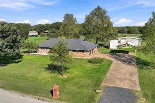 106 Vineyard St, Weatherford, TX 76087 - Photo 3