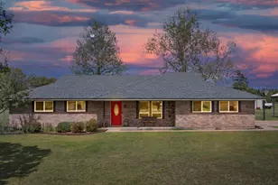 106 Vineyard St, Weatherford, TX 76087 - Photo 1
