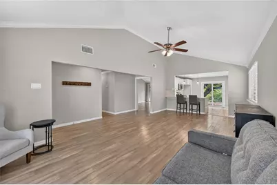 806 Creekside Drive, Euless, TX 76040 - Photo 3