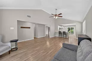 806 Creekside Dr, Euless, TX 76040 - Photo 3