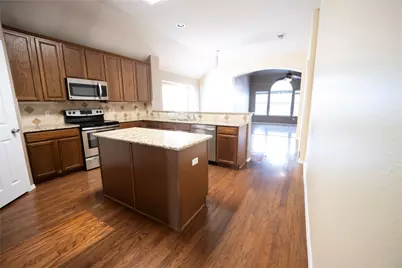 5521 Riverview Drive, The Colony, TX 75056 - Photo 9
