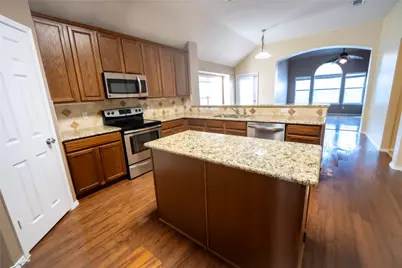 5521 Riverview Drive, The Colony, TX 75056 - Photo 11