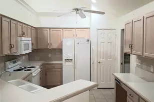 918 Bridges Dr, Arlington, TX 76012 - Photo 9