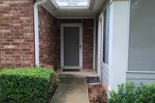 918 Bridges Dr, Arlington, TX 76012 - Photo 3