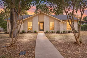 168 Faircrest Dr, DeSoto, TX 75115 - Photo 1