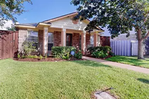 2336 Summit Ln, Dallas, TX 75227 - Photo 1