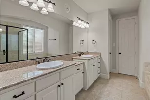 419 Paluxy Dr, Irving, TX 75039 - Photo 15