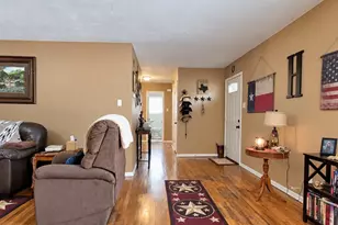 800 Kerry Ln, Azle, TX 76020 - Photo 7