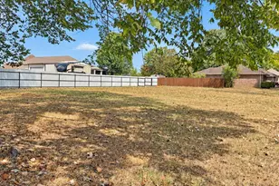 800 Kerry Ln, Azle, TX 76020 - Photo 35
