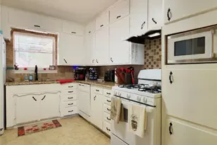 800 Kerry Ln, Azle, TX 76020 - Photo 13