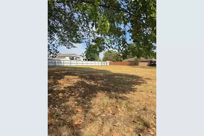 800 Kerry Lane, Azle, TX 76020 - Photo 37