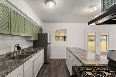 2563 Wood Valley Drive, Dallas, TX 75211 - Photo 11