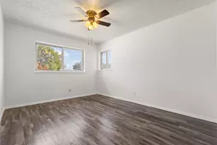 2563 Wood Valley Dr, Dallas, TX 75211 - Photo 17