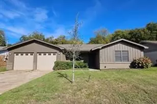7425 S College Cir, North Richland Hills, TX 76180 - Photo 1