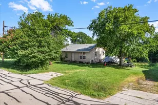 506 Alvarado St, Mansfield, TX 76063 - Photo 9