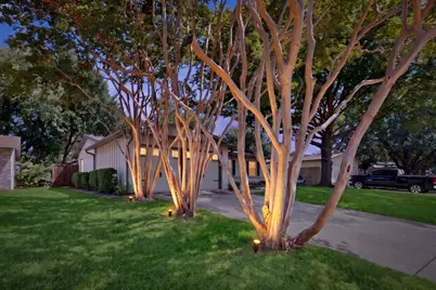8632 Kingspoint Drive, Dallas, TX 75238 - Photo 29