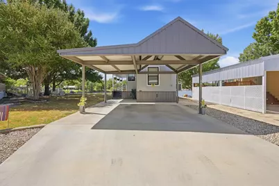 817 Brazos Harbor Circle, Granbury, TX 76048 - Photo 7