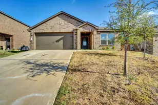 921 Clark Dr, Ferris, TX 75125 - Photo 1