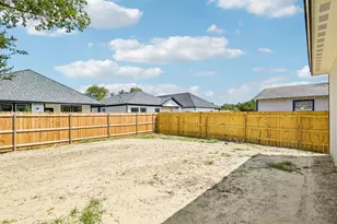 305 Campbell St, Terrell, TX 75160 - Photo 31