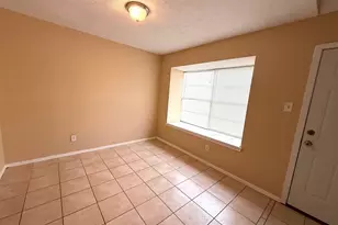 2705 Tanglewood Dr, Lancaster, TX 75134 - Photo 9