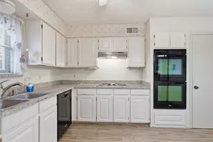 5301 Sarasota Dr, Garland, TX 75043 - Photo 11