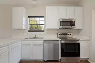 4503 Malvern Hill Rd, Grand Prairie, TX 75052 - Photo 9