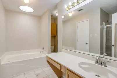 704 Charles City Drive, Arlington, TX 76018 - Photo 11