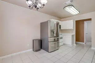 704 Charles City Dr, Arlington, TX 76018 - Photo 7