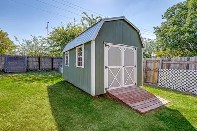 704 Charles City Drive, Arlington, TX 76018 - Photo 17