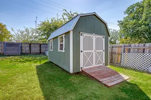 704 Charles City Dr, Arlington, TX 76018 - Photo 17