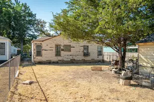 2017 Lea Crest Dr, Dallas, TX 75216 - Photo 5