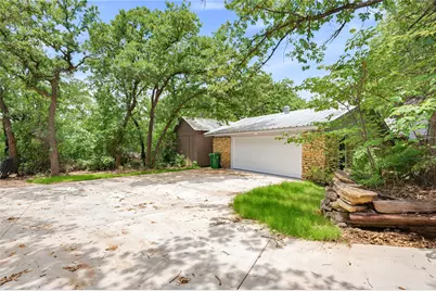 2127 Los Robles Street, Grapevine, TX 76051 - Photo 3